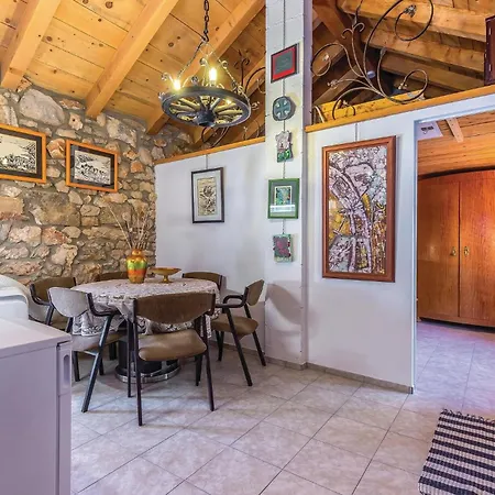 Pet Friendly In With Kitchen