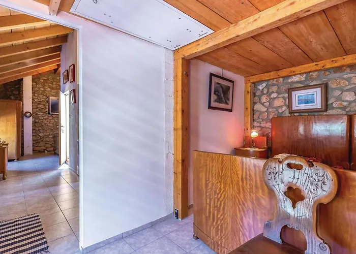 5 Bedroom Awesome In * Ledenice