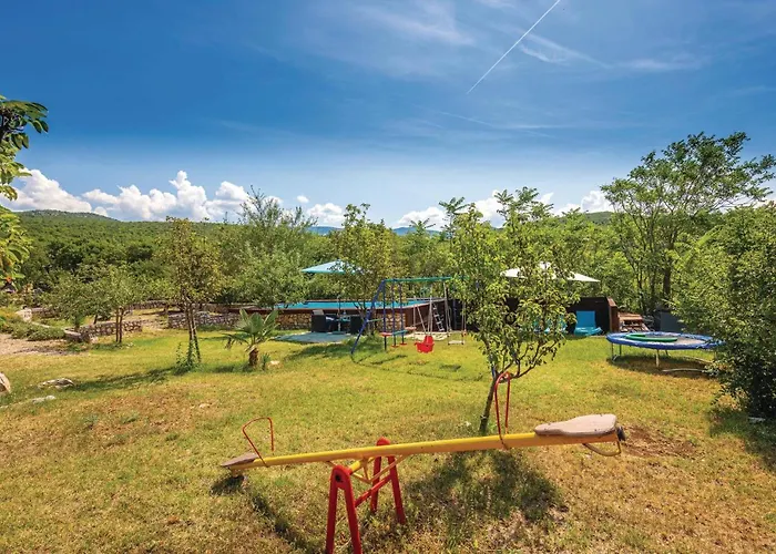 5 Bedroom Awesome In * Ledenice