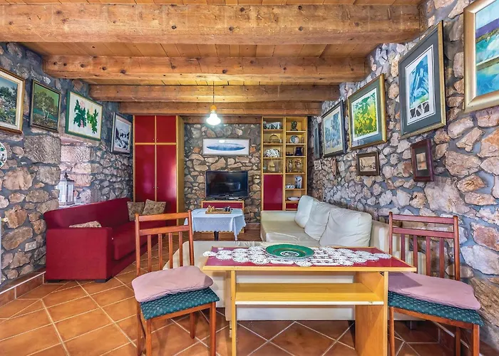5 Bedroom Awesome In Ledenice