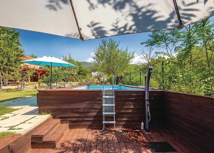 Сasa de vacaciones 5 Bedroom Awesome In