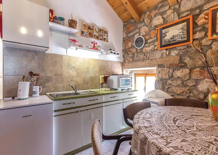 Сasa de vacaciones 5 Bedroom Awesome In