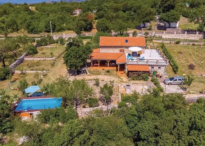 5 Bedroom Awesome In Ledenice
