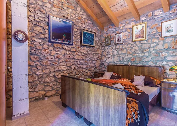 5 Bedroom Awesome In