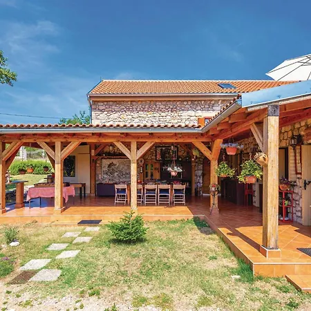 Dom wakacyjny Pet Friendly In With Kitchen
