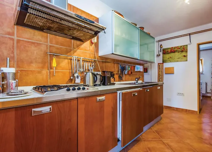5 Bedroom Awesome In Feriehus