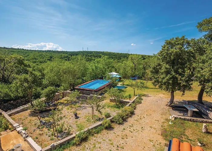 5 Bedroom Awesome In Ledenice